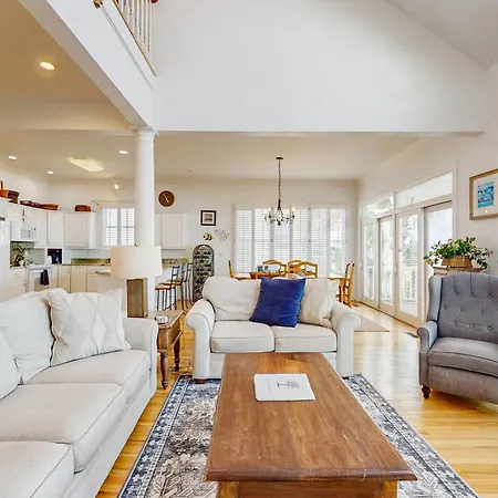 Ocean Boulevard 802-3